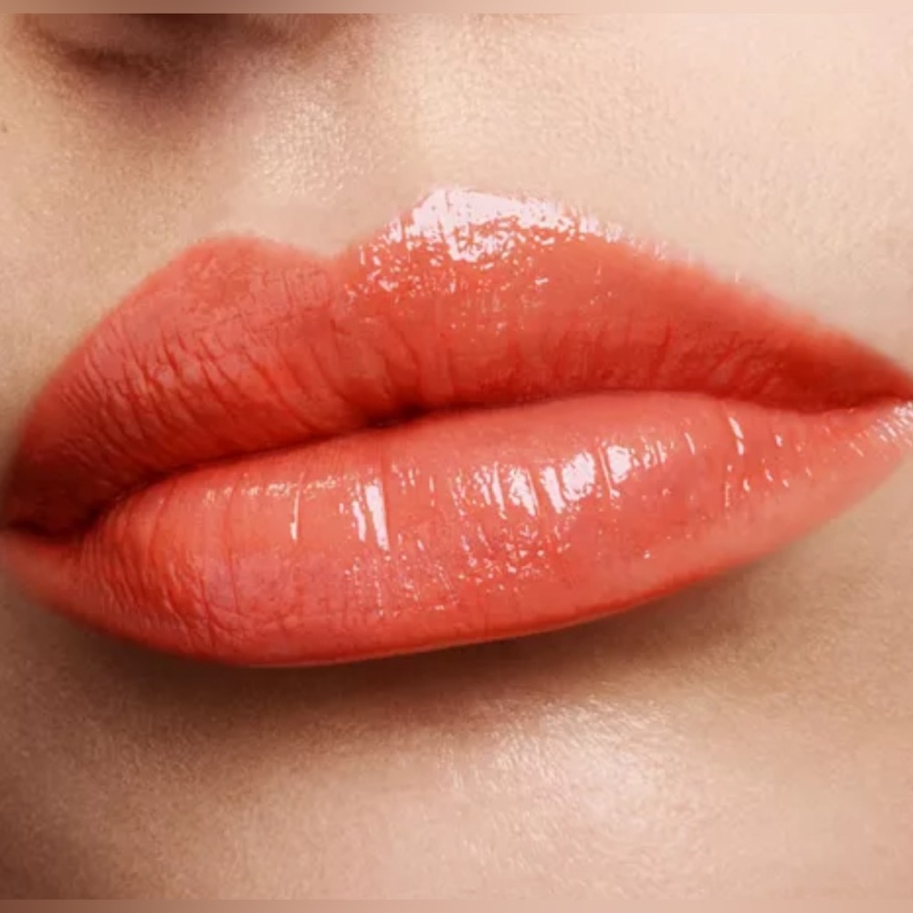 Tom Ford Soleil Lip Balm - 04 UNHIBITED - Picture 2 of 7